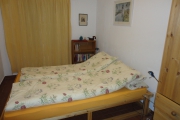 Schlaffzimmer oben mit Doppelbett