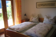 Schlaffzimmer untern mit Doppelbett